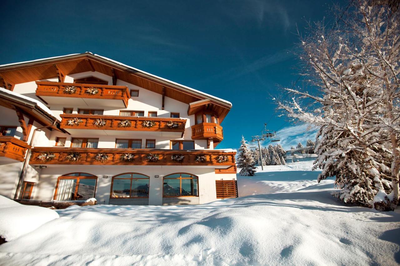 Hotel Le Calgary Les Saisies Exterior foto